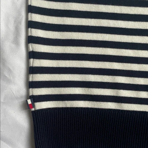 Tommy Hilfiger Navy & White Striped Knit Top - Classic Style - Medium - Picture 9 of 11